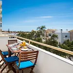 Διαμέρισμα Sunny Seaside Escape