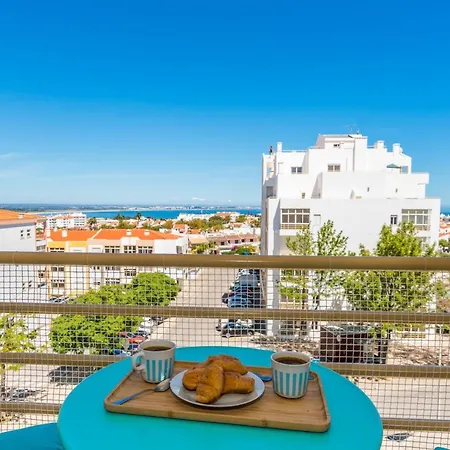 Apartment Sunny Seaside Escape *