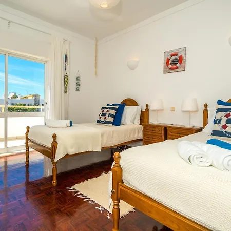 Sunny Seaside Escape Appartement *