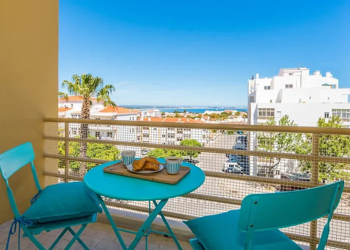 アパート Sunny Seaside Escape