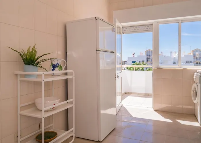 Sunny Seaside Escape *